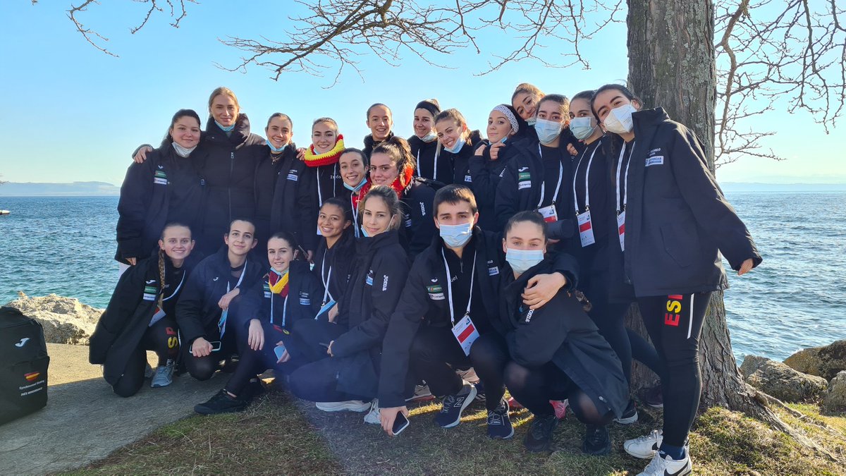 Estamos de vuelta! <a href="/MirumTeam/">team mirum</a> y <a href="/teamfusionspain/">TEAM FUSION</a> arrancan mañana la competición en la <a href="/NeuchatelTrophy/">Neuchatel Trophy</a>. Vamos equipos!!
We are back! The <a href="/MirumTeam/">team mirum</a> and <a href="/teamfusionspain/">TEAM FUSION</a> kick off the <a href="/NeuchatelTrophy/">Neuchatel Trophy</a> competition tomorrow. Go teams!!
<a href="/Hieloespanol/">Hielo Español</a>
<a href="/PalomadelrioTVE/">palomadelrioTV</a> @FMDInv <a href="/fedhielo/">RFEDH</a>