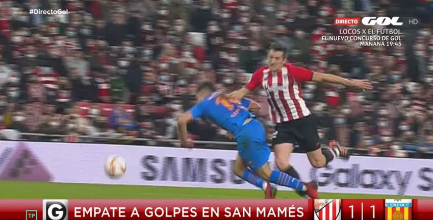 🧐 ¿Qué te parece la jugada?

🔄 Penalti clarísimo
❤️ Se tira

👀 Lo estamos analizando en <a href="/Gol/">GOL</a> 

#⃣ #DirectoGol