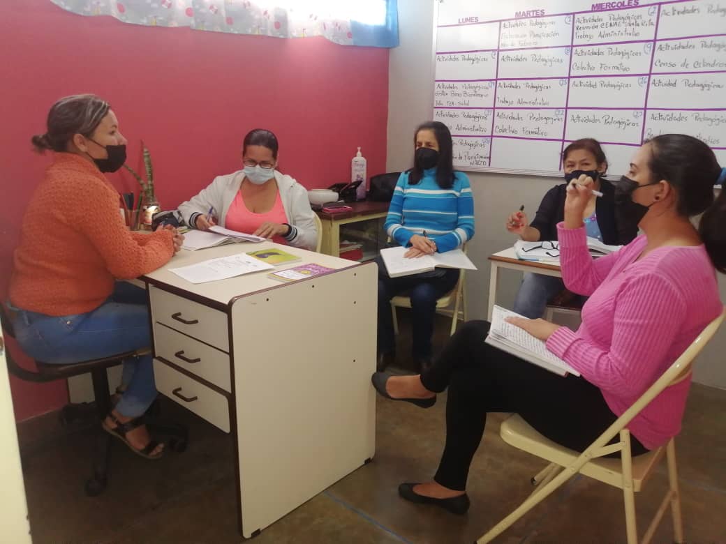 El día de hoy se realizó visita institucional al IEE Michelena, con presencia de: Supervisora Circuital, Directora, Docente de Formación, Enlaces CLIF y RPA.
Táchira - Michelena - IEE Michelena
FEB 10 2022