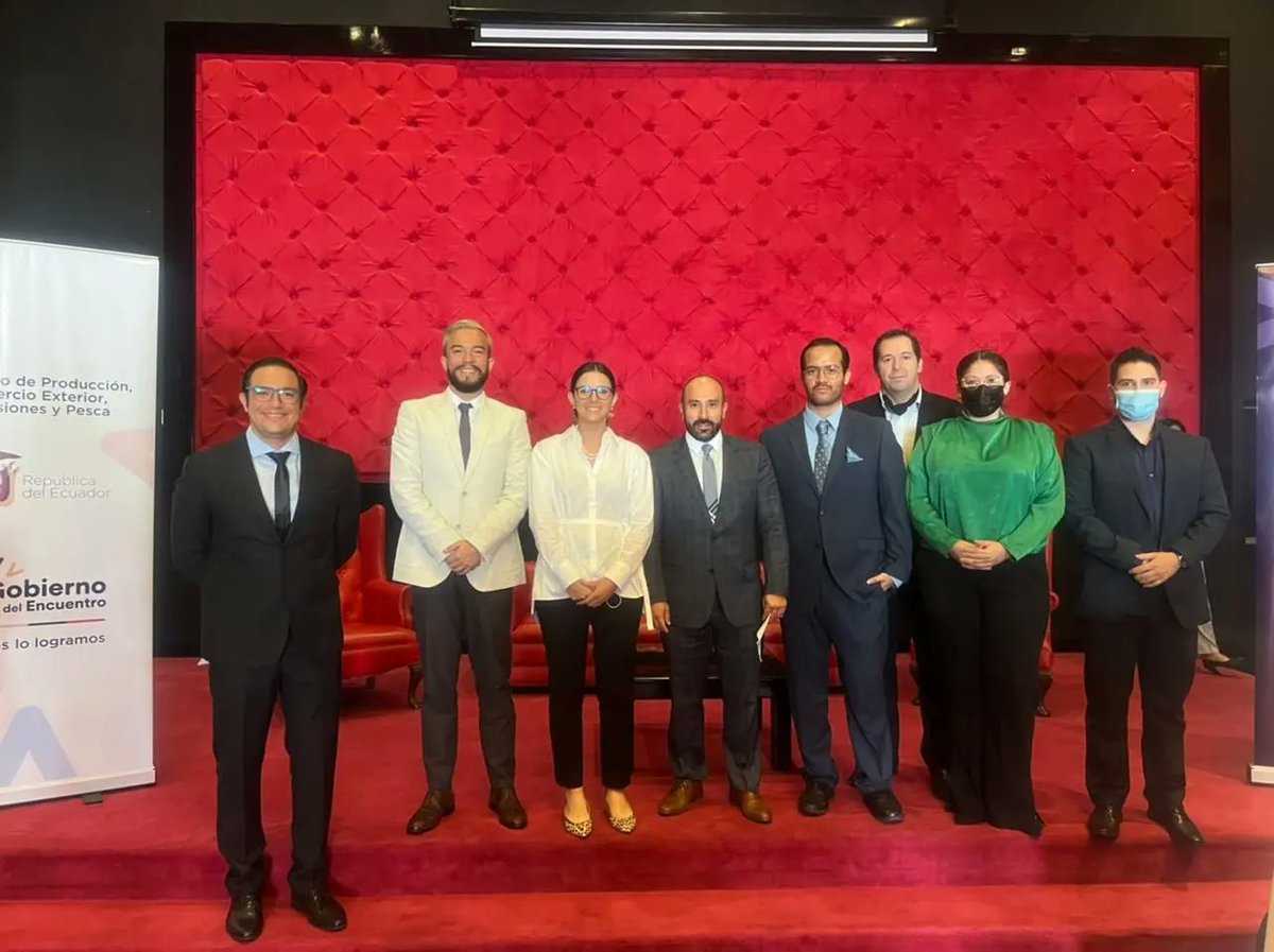 CITECec's tweet photo. Estamos felices de haber sido parte del Lanzamiento de Clústers en Ecuador por parte del @Produccion_Ecu con nuestra iniciativa especial de #ClústersTecnológicos entre #Quito y #Guayaquil con @ConquitoUIO y @EpicoGye 🤝🏻🤓👏🏻 https://t.co/clTqB2Gsr3