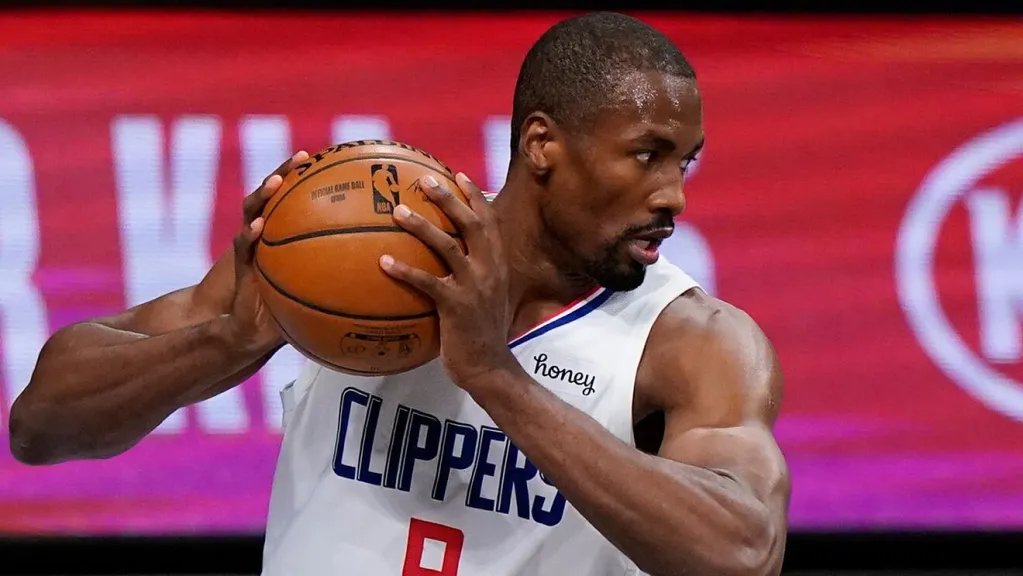 mx_bucks's tweet photo. Trade:
Finalmente los Bucks si decidieron moverse en este mercado y mandaron a DiVincenzo a Kings, a hood y a ojeleye a Clippers a cambio de Ibaka, 2 futuras segundas rondas del draft, y dinero.
Que les parece? https://t.co/VOb1epv0Dp