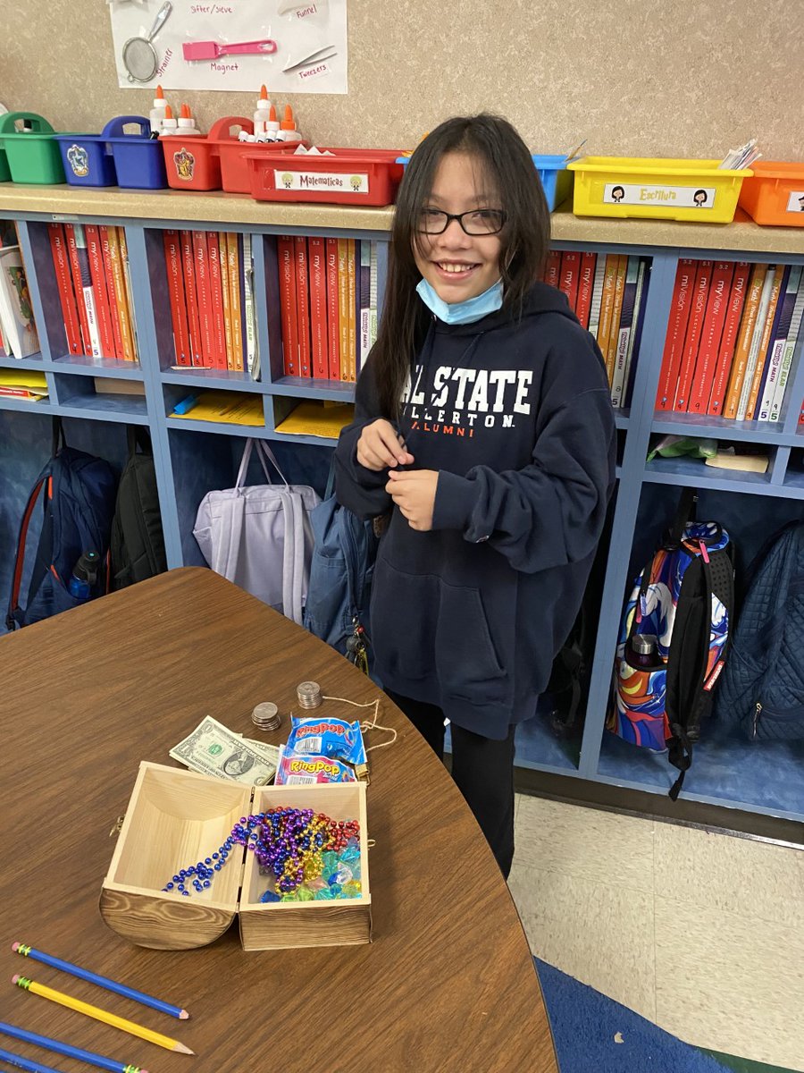 Congratulations to Elian Recinos in Kinder and Victoria Contreras in 5th grade for being winners of the Book Blast treasure chests full of cash and prizes!! The real treasure, though, is that our students are getting more books for their home libraries!