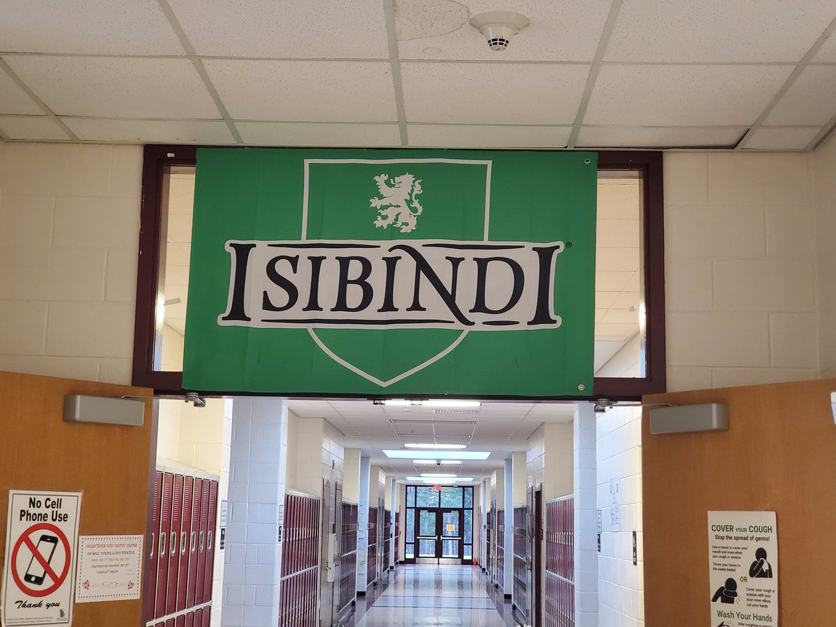 davisrobyn08's tweet photo. Our house flag is up just in time for our February House Meeting! π¦π¦’ππ€ @KennedyRoadMS #PBIS #CougarAccountability #KRMSCommitted https://t.co/IspJhroPFB
