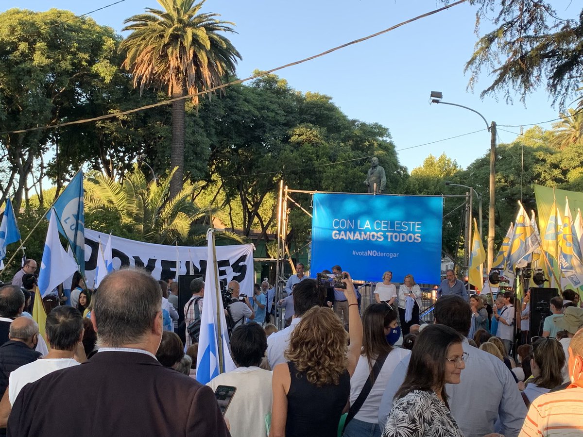 Acto en defensa de la LUC en Colón. 

#VotaNOderogar