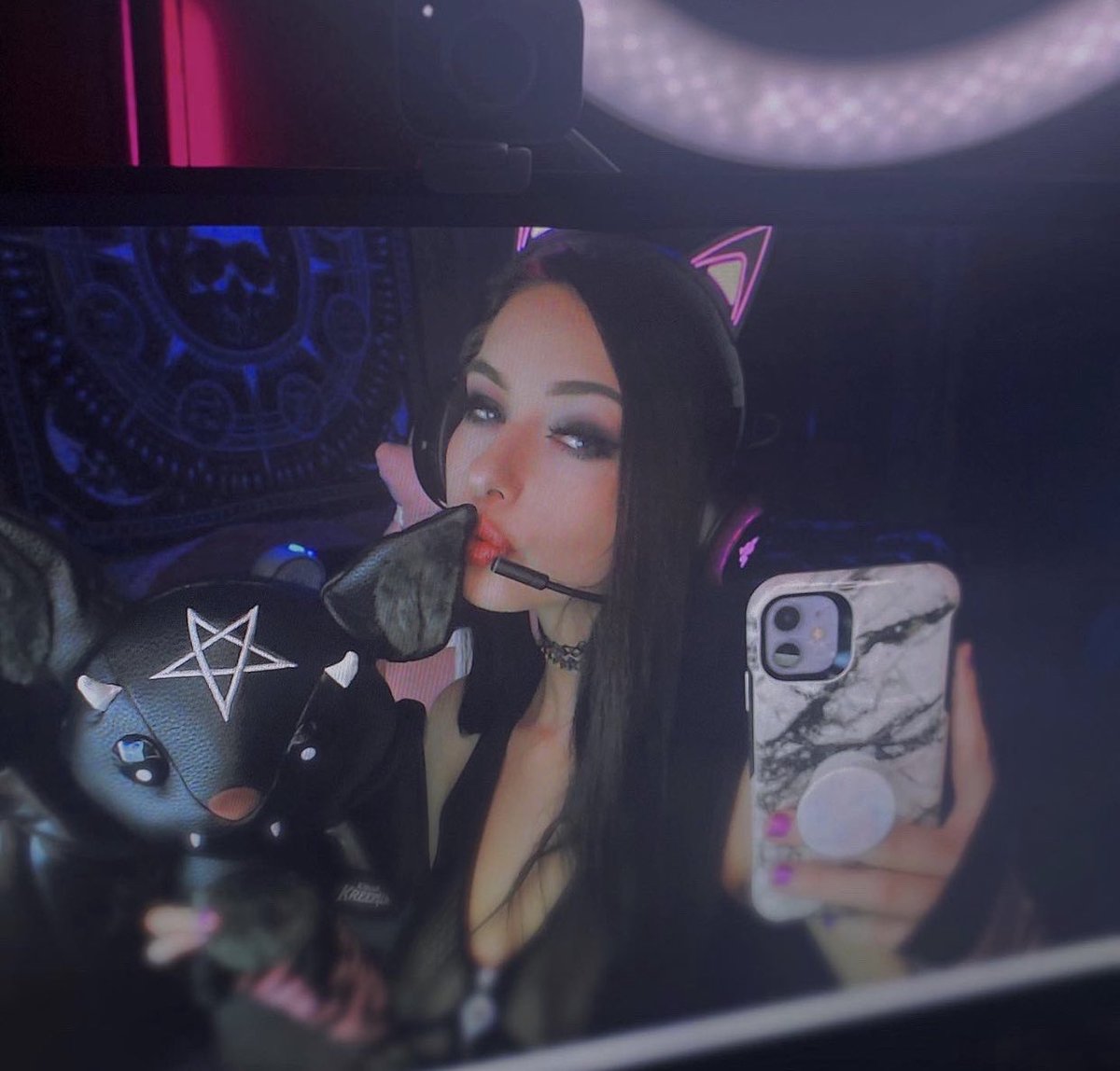 janedabest010's tweet photo. Quick reminder that I’m hot 

Also who plays PlayStation? 

#porn #nude #boobs #nudeseller #nipples #naughtygirl #daddysgirl #blowjob #anal #sex #pornhub #pussy  #sextape #selling  #naughty #deepthroat #meetups #gamergirl #PlayStation5 https://t.co/E1U08zRGFB