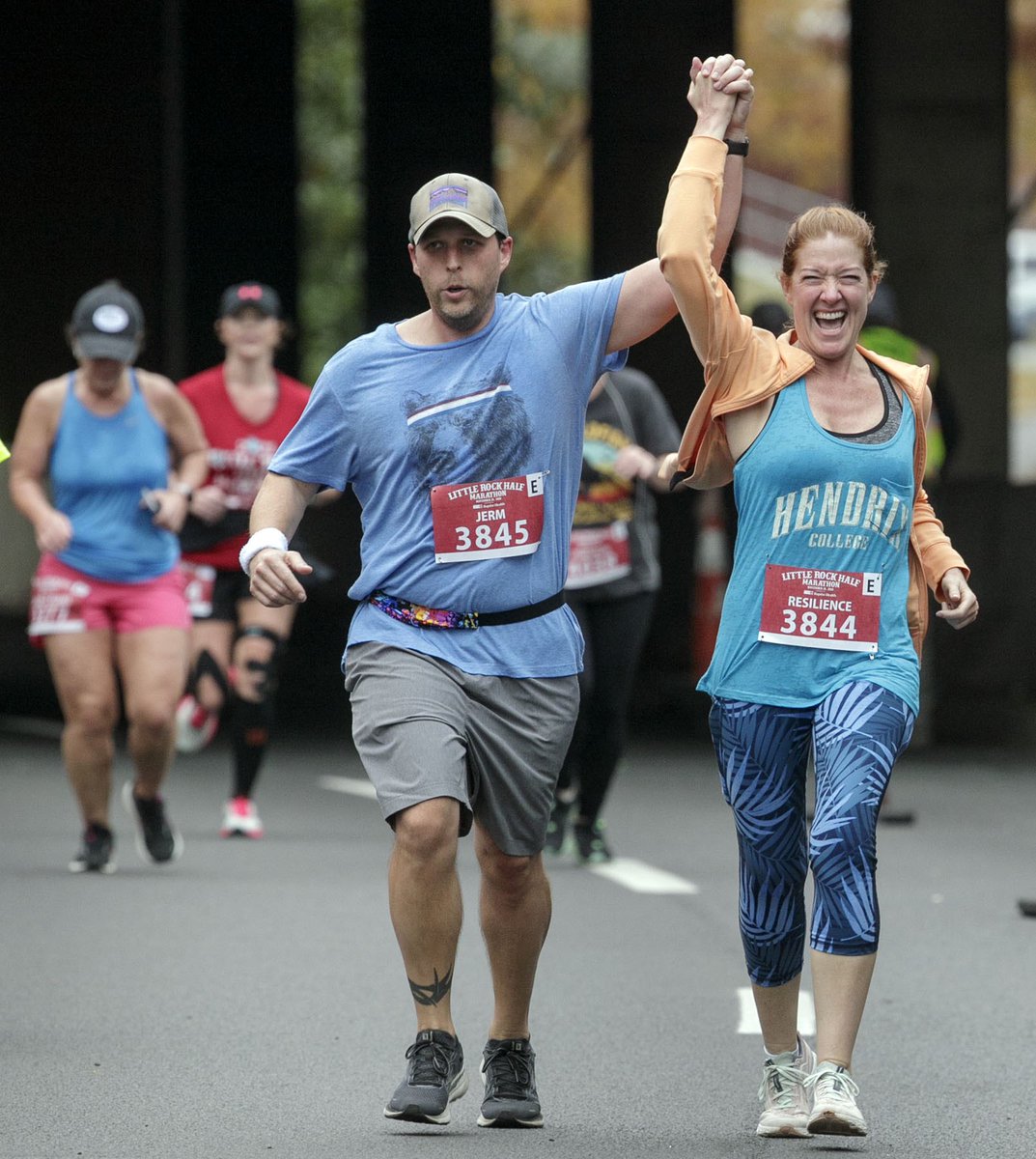 LittleRockCVB's tweet photo. This year, @LRMarathon celebrates its 20th Race Weekend!! 📋 Registration ends in just 16 days.
🏃: March 5-6th, 2022
📸: Little Rock Marathon
🔗 Link: https://t.co/geSdF5F47B
#LRMarathon2022 #LR262 #LR131 #Legendary #LittleRock #Arkansas #race #raceweekend #marathon #10K #5K https://t.co/TPR8HVDDEv