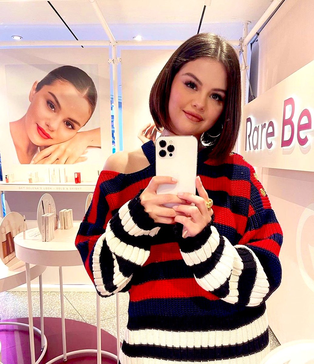 Selena Gomez Source tweet media