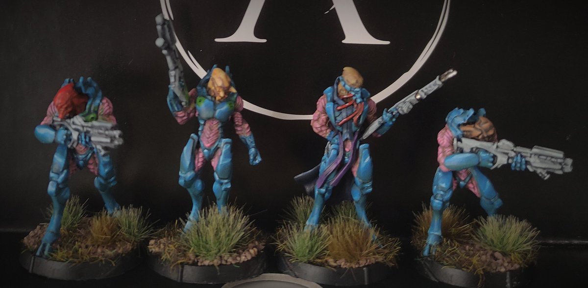 RepostTotal's tweet photo. Done! Started exactly two months ago...quite slowish but can't complain π batch painting has more cons than pros for me rn so I'll go back to painting one mini at a time ππ¨ποΈ #squadgoals #CombinedArmy #InfinityTheGame #Shasvastii #Nox #Mentor #paintingminiatures #batchpainting https://t.co/vLswa70FUw