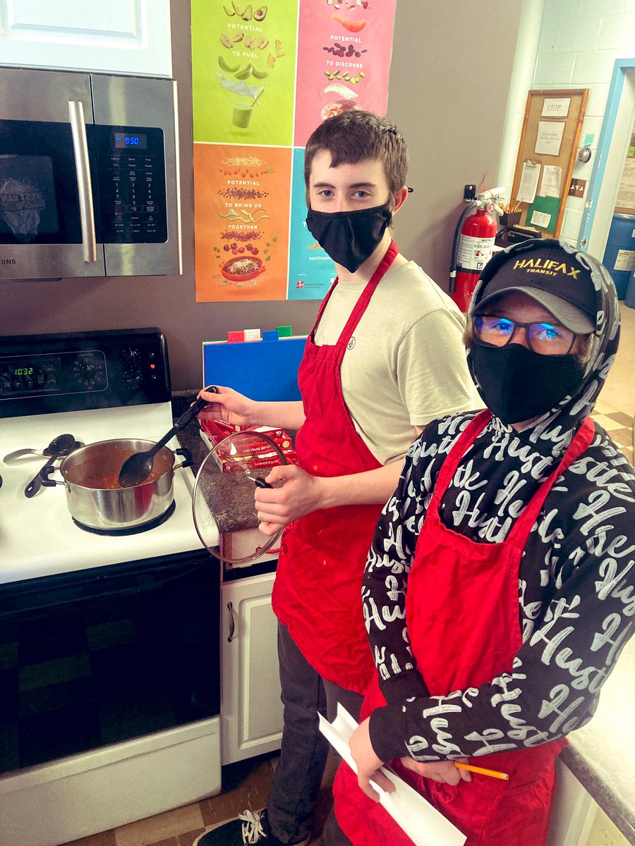 whec_principal's tweet photo. Our kitchen was buzzing today as @whec_avrce students prepped salsa, hot sauce and tacos from scratch! I was more than happy to help out by taste testing each and every batch 😉
🌶 🌮 🔥
#wheclife
#experientialeducation
#foodslab https://t.co/FEAkcx7prY