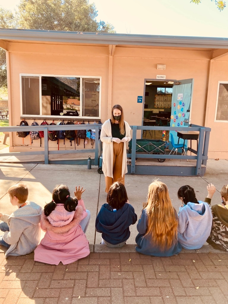 CalPolySLODI's tweet photo. Intern @Nourished_Nic got the cool opportunity to teach 2nd and 3rd graders about the benefits of eating a rainbow of fruits and vegetables!
#internsinaction #calpolyslodi https://t.co/Rvd5A7AOBx