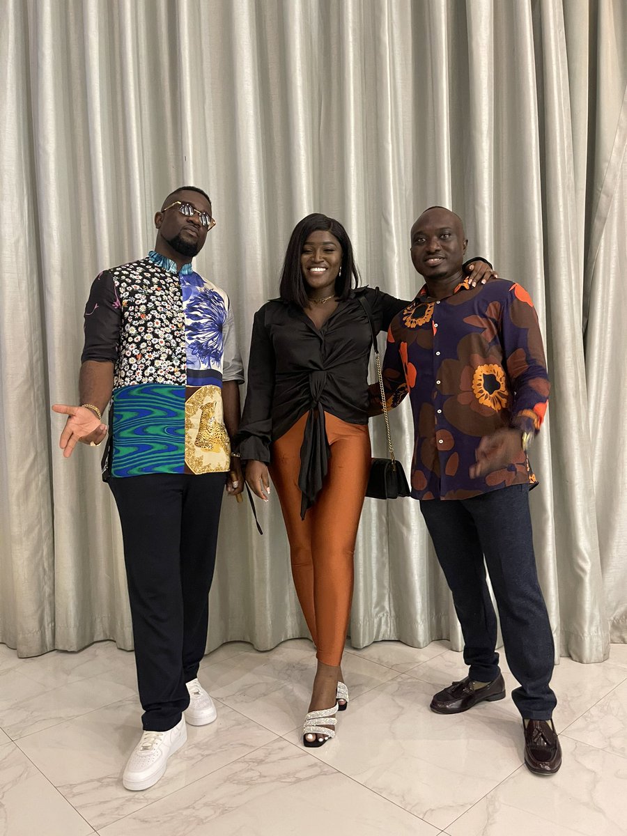 sarkodie's tweet photo. We pulled a surprise on the bday boy @bigojfilms you deserve that and more brother … We appreciate you #AmazingSoul 👊🏿 https://t.co/XpDJh83ad8