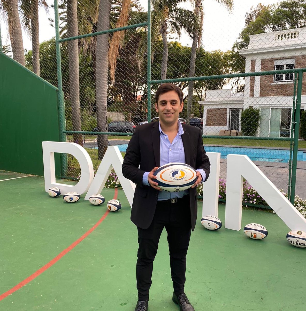 Gracias a DAVINCI Trusted Partners por el apoyo al Club Lobos y al rugby, y por obsequiarnos estas hermosas pelotas con nuestro escudo!! 💙💛