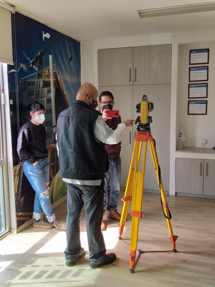 TTQMexico's tweet photo. Curso de Inducción práctica y teoría
Estación Total  #topcon GM-50 Serie 
Gracias por su preferencia 
#topografía #IngenieriaCivil #construccion #topógrafos #Consultoria #tumejoropcion #TTQMexico #capacitacion https://t.co/leDQPNOXVT