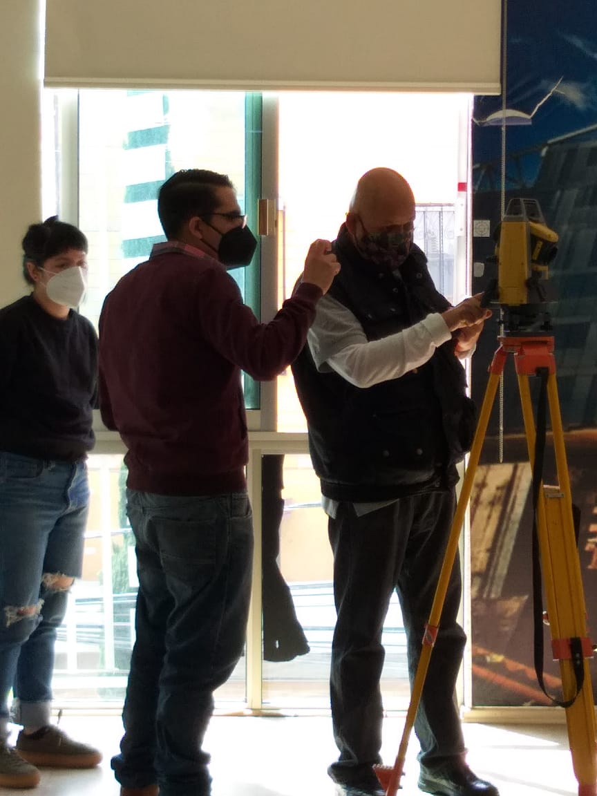TTQMexico's tweet photo. Curso de Inducción práctica y teoría
Estación Total  #topcon GM-50 Serie 
Gracias por su preferencia 
#topografía #IngenieriaCivil #construccion #topógrafos #Consultoria #tumejoropcion #TTQMexico #capacitacion https://t.co/leDQPNOXVT