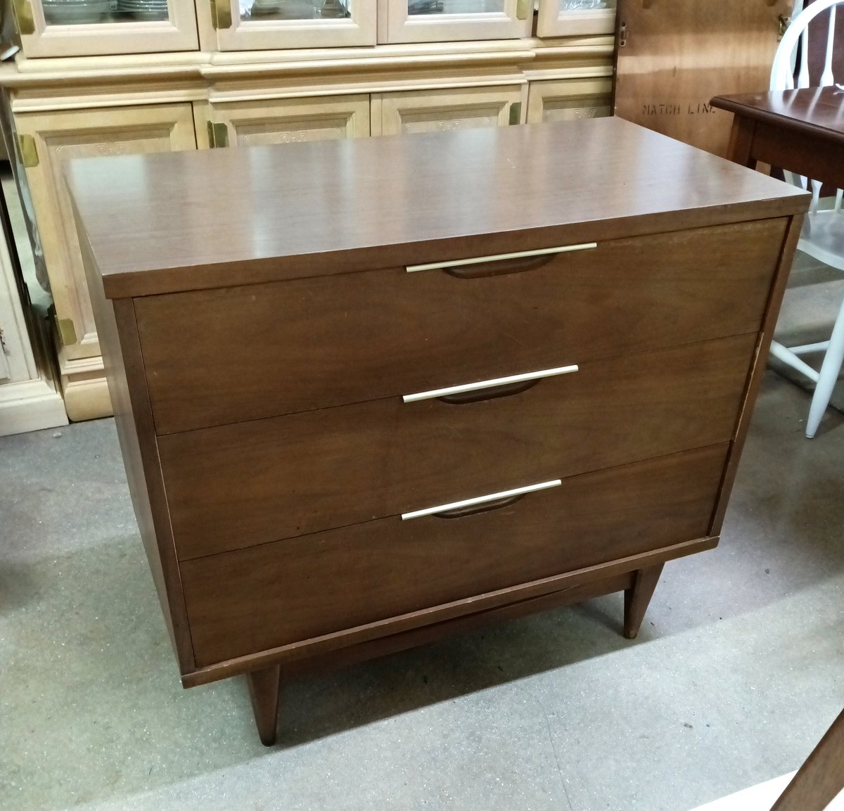 Modern_Picks's tweet photo. Excited to share the latest addition to my #etsy shop: Kent Coffee Tableau 3 Draw Dresser https://t.co/ykw1LdhyvL #brown #no #kentcoffeydresser #mcm3drawdresser #kentcoffeytableau #kentcoffey #midcenturydresser #3drawmcmdresser #vogueteam https://t.co/Lv20lIV4Mz