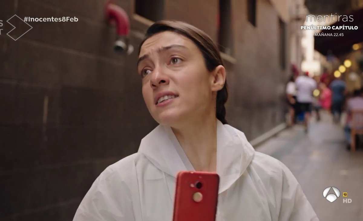 Ayse_oficial's tweet photo. #Inocentes8Feb
Hombre por favor! vaya prisas. No me presiones tanto, vale? @Safiye_Inocent Tengo que elegir tomates y cebollas. Los he rociado muy bien, tranquila https://t.co/SMdbLBRcfD