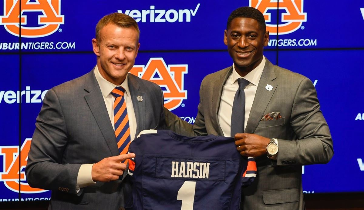 Duck4Auburn's tweet photo. My coach, my AD https://t.co/VRJZ4ifUd7