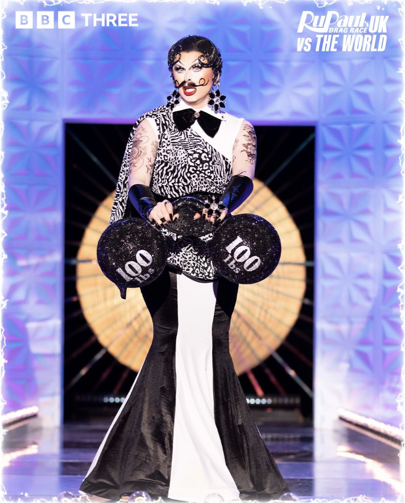 AnneAKissed's tweet photo. People are not speaking about Blu Hydrangea anywhere near enough! This QUEEEN!! She's painfully funny, she's beautiful, she calls it like she sees it, she's open and vulnerable, she's honest, talented, hilarious! Do not sleep on this bitch! #CrownBlu #dragraceuk https://t.co/tnySNLBopP