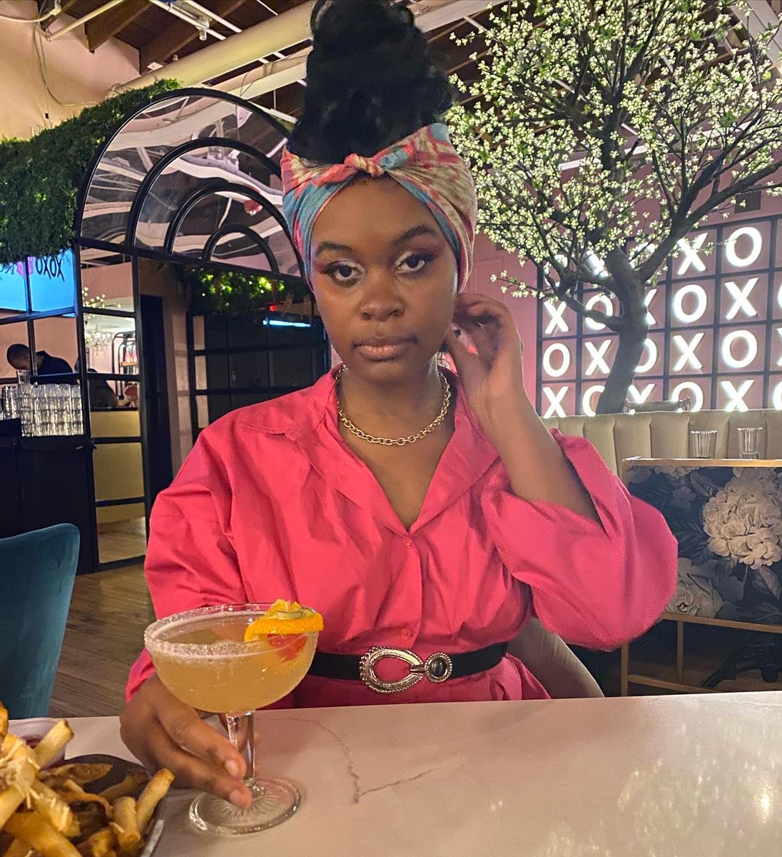 _br33__'s tweet image. Glowing different during Black History Month💗👠