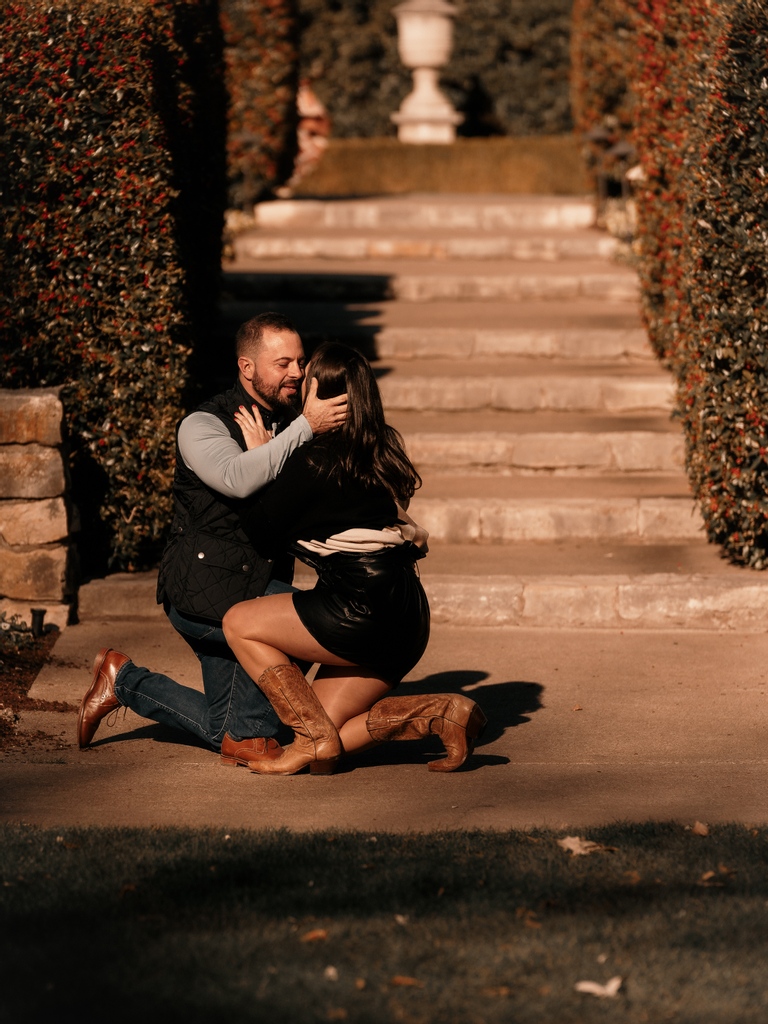 AnnacaseyP's tweet photo. When she dropped down to her knees to be closer to him....ohhhh my goodness soooo cute! ⁠ https://t.co/VCC2jnnaZi