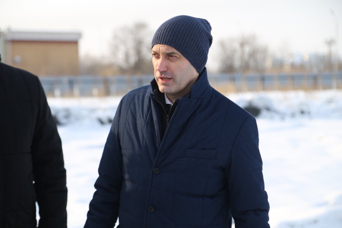 В Хабаровском крае с рабочим визитом побывал первый заместитель министра спорта России Азат Кадыров.

В рамках рабочей программы он побывал на спортивных объектах краевой столицы и ознакомился с ходом строительства новых сооружений.

minsport.khabkrai.ru/events/Novosti…