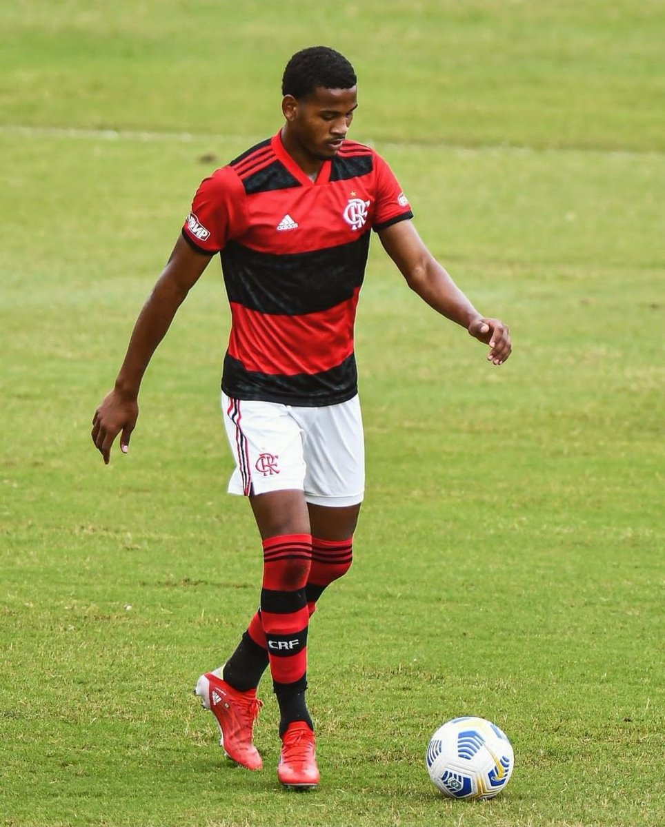 arrascakoringa's tweet photo. O FLAMENGO ESTÁ CRIANDO UM MONSTRO! 

QUE ZAGUEIRAÇO ESSE CLEITON !! https://t.co/wLFmXC5vy1