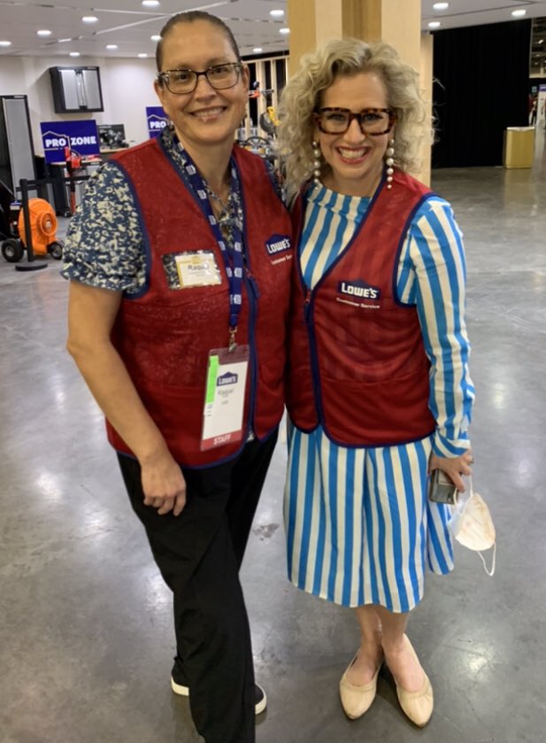 Greg_Hunko's tweet photo. Raquel at the SMM https://t.co/1BdKt8BCLM