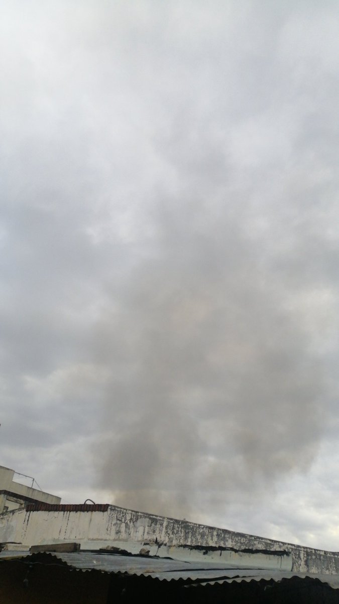 yv1i's tweet photo. Incendio en calle Martí #traficogt https://t.co/Uxb9hFQxDk