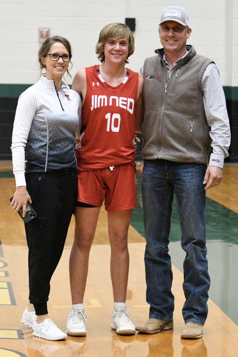 Jim Ned Hoops &amp; <a href="/JNLIbasketball/">JNLI Basketball</a> would like to extend prayer support for <a href="/tamarakay0912/">Ŧamara Alexander</a>, the lady behind the camera! Tomorrow she will undergo surgery to defeat cancer! Please join us as we lift up the Alexander family during this time! YOU GOT THIS! 

<a href="/JNSportsNation/">JimNed Sports Nation</a>