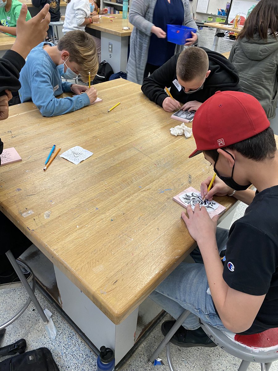 bkehoeBSD's tweet photo. Print making with @MaertensSydney on Enrichment Camp day 11! These students impress me each day! #bsdGATE #BSDproud #BSDstrong https://t.co/xGfYP5tfig