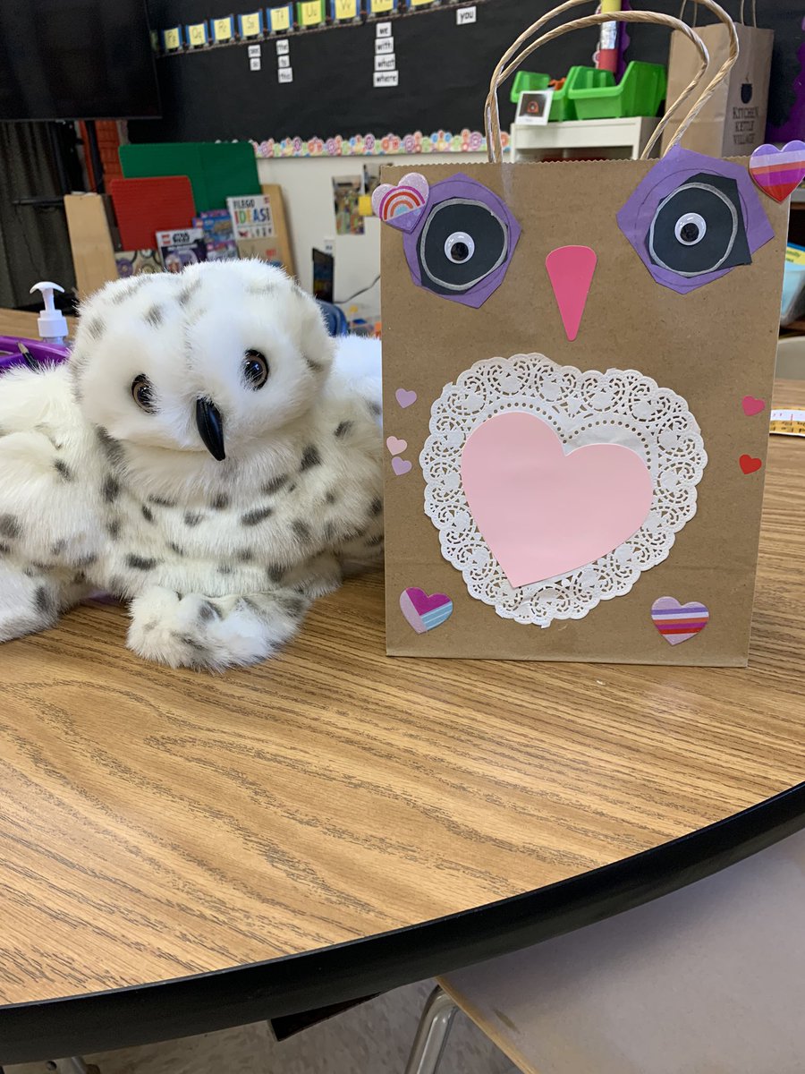 MrsBishopNPSD's tweet photo. We had so much fun today creating our Valentine’s Day bags. They were extra special because they looked like our Mama Echo! ❤️ Students can’t wait to fill them up for each other! A Special THANK YOU to our homeroom parents who go above and beyond to make our holidays special! https://t.co/74JSyF0BxV