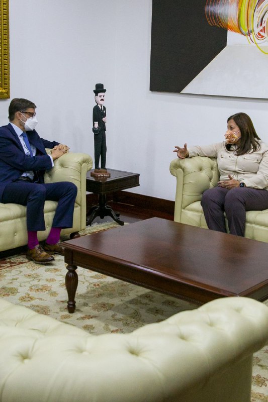 gestionperfecta's tweet photo. Una muy amena reunión este #10Feb con el ministro @PlasenciaFelix, en la sede de la Cancillería de la República, en donde estrechamos lazos entre ambas instituciones para el beneficio de nuestra ciudad y de todo el pueblo caraqueño https://t.co/qztgbYMn9b