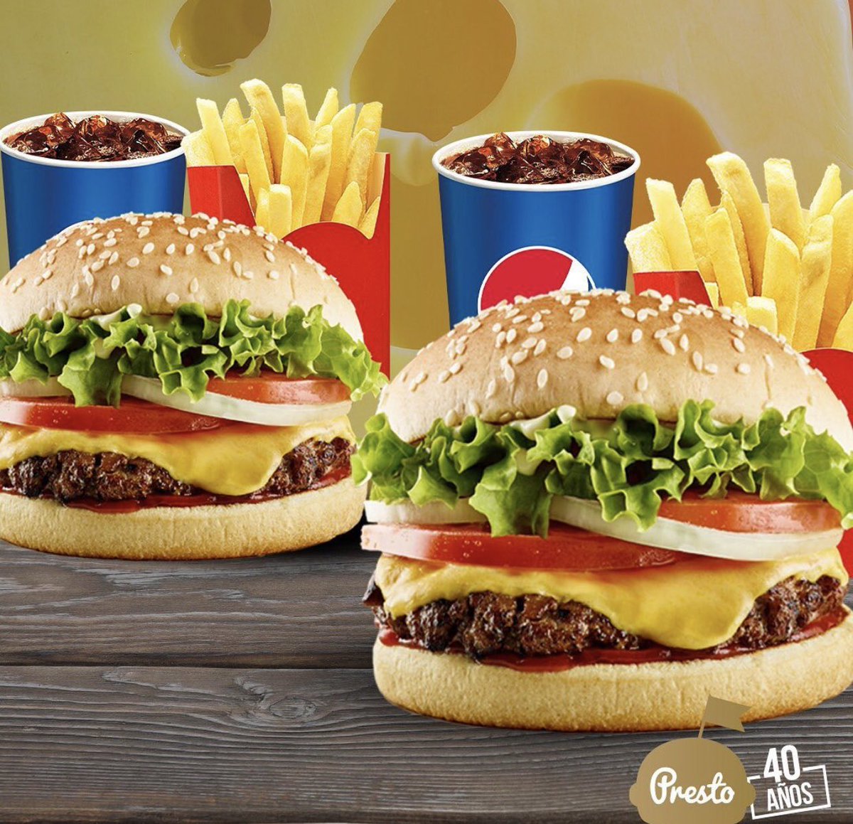 Manuelaesra's tweet photo. @presto_co HABLEMOS DE PUBLICIDAD ENGAÑOSA: 
1. Primera foto la hamburguesa que pedí.
2. La hamburguesa que me dieron.
#deshonestidad #engaño #descaro #mentira 
Pedimos 3 hamburguesa así, todo por $85.000 (nada barato) y este es su “servicio” https://t.co/f3d5sGvU7M