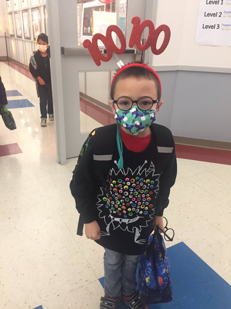 MsLYoungElem's tweet photo. 100 googly eyes and an inflatable walker to celebrate the 100 days of school! https://t.co/3lmIN0tbU3
