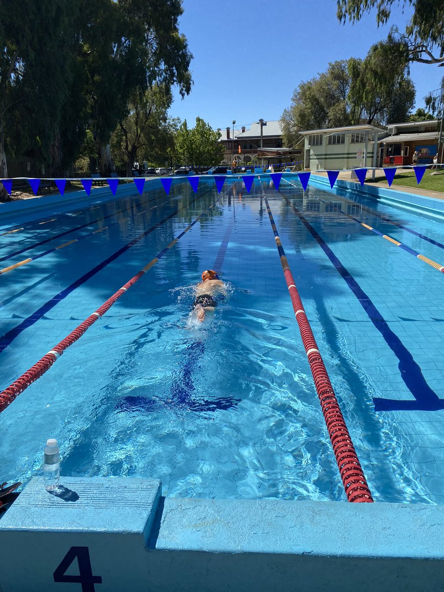 Michael Thompson tweet media