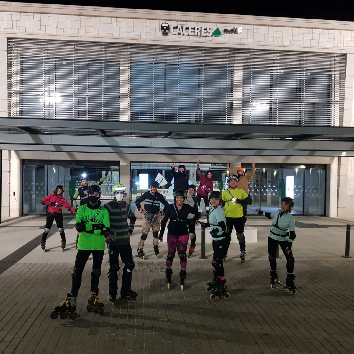 CCRuedas's tweet photo. Muy buena ruta intermedia de jueves 10/02/22. Ven a rodar con nosotros. Únete a CcRueda!!! #diversion #caceres #deportecaceres #deporteextremadura #patinajeenlinea #amigos https://t.co/UGnV84YX9K