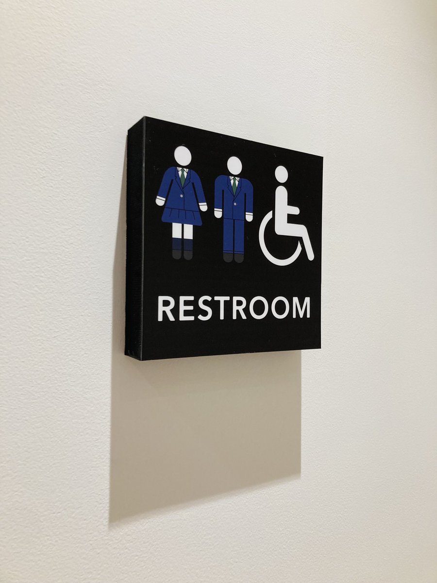 コナン コナミュのトイレのマークが新蘭とコナン君になってるーー メラン28号 西4 K58bのイラスト