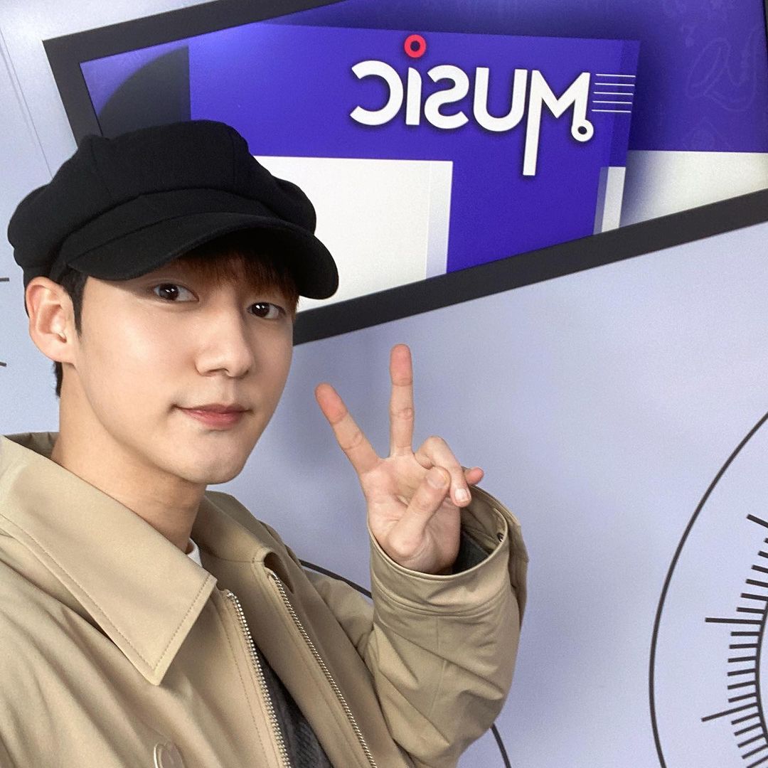 Tinkerland0303's tweet image. 220211 MUSIC ACCESS (@/musicaccess_arirang) Instagram post

#MUSIC_ACCESS #VIP_ACCESS with #HALF 🥇

instagram.com/p/CZ025LIBv0U/…

#크나큰 #KNK #김지훈 #지훈 #하프 #지훈짱짱 #musicaccess #arirangradio