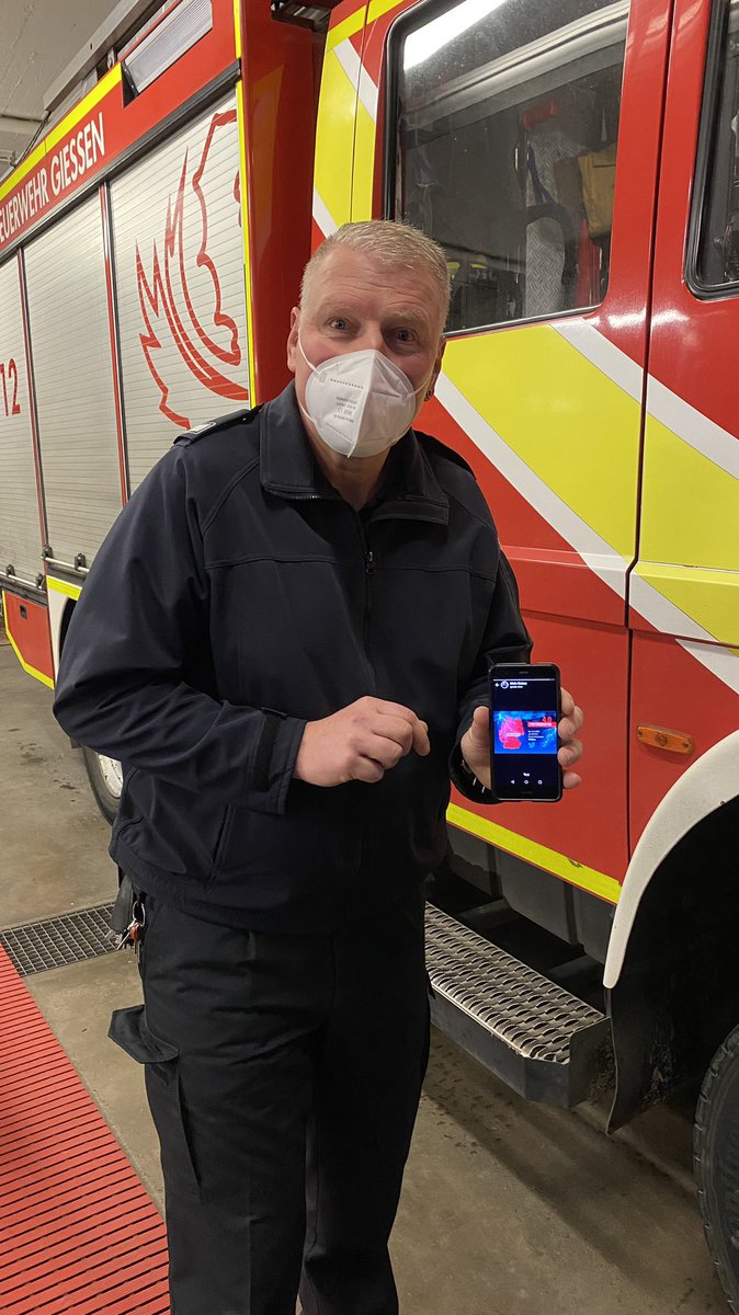 Feuerwehr_GI's tweet image. #Ulai, digge ma, die @Feuerwehr_GI hat heut #twittergewitter ⛈.

Um 8.00 Uhr geht’s offiziell los!

#giessen112 #112live

Wie sieht’s sonst so aus in Hessen: wir rufen @FeuerwehrHanau, seid ihr auf Funkempfang?