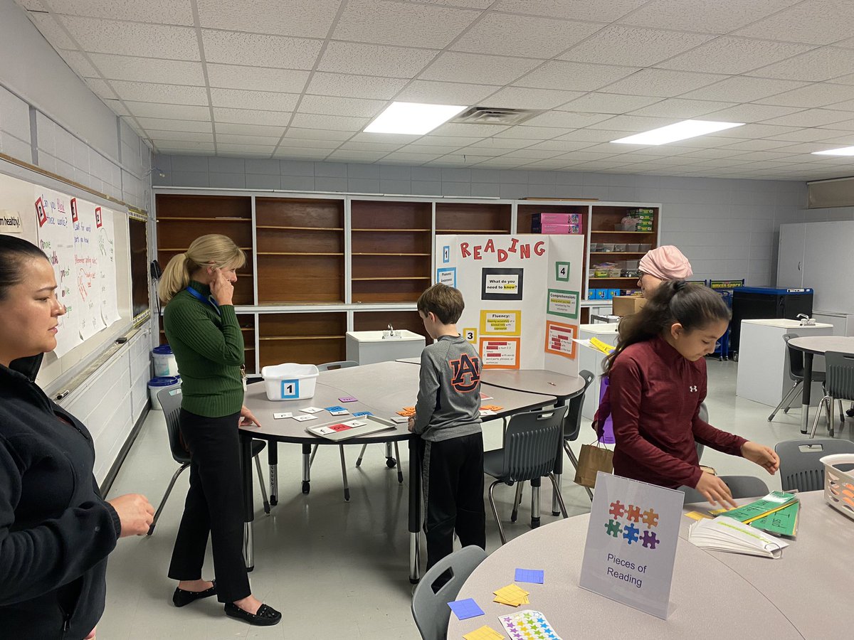 derrickhester5's tweet photo. US Jones STEM and Literacy Night 2022! Great job, teachers and administrators! #TheDemopolisDifference https://t.co/nF1POIeyBJ