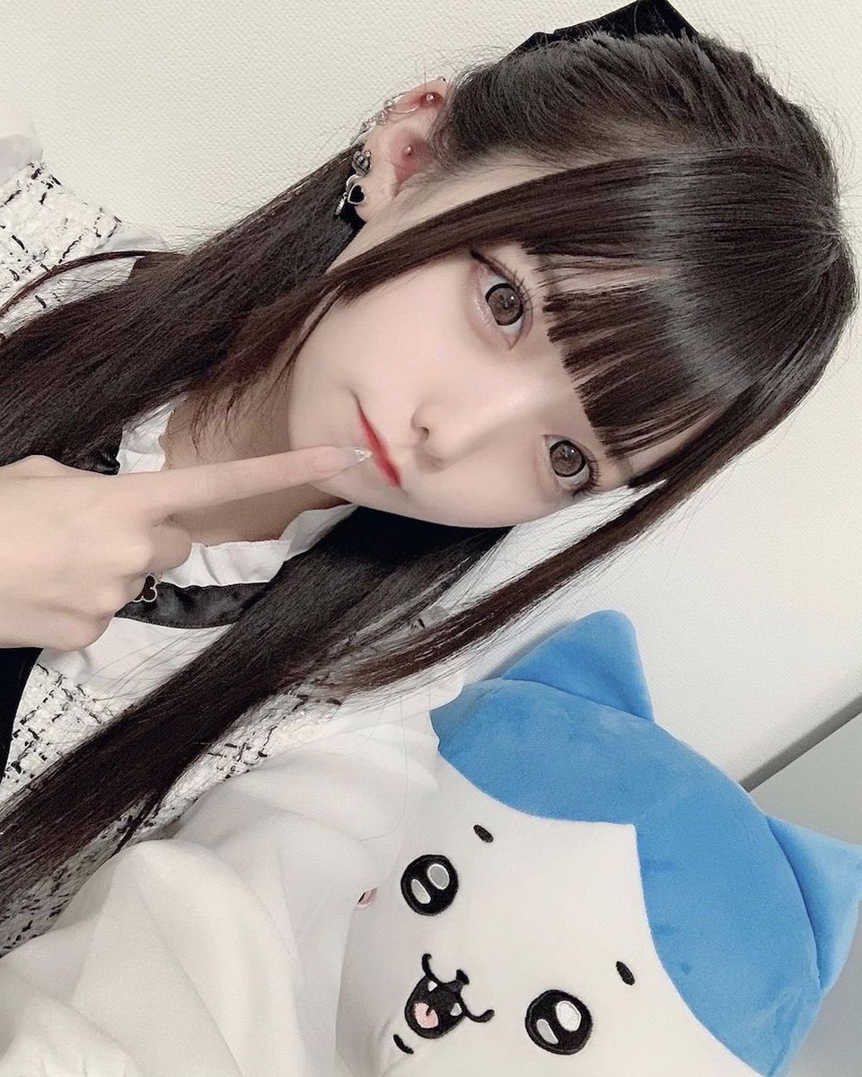 lanicon_karakon's tweet photo. ちょー爆売れ中のDropブラウン🧡
人気のガーリーカラコンが先月デザインをリニューアル🥰
真ん中のレンズデザインに奥行きが加わり、瞳になじむようになりました💓
超おすすめのカラコンです💓
https://t.co/BdSkUay43w
#カラコン #ラニコン #ドロップブラウン #lanicon https://t.co/J7zDbWhEGR
