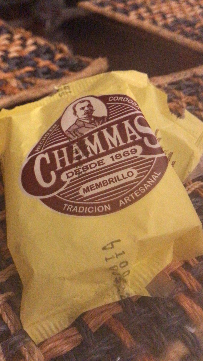 sanmihanovich's tweet photo. Disfrutando unos gloriosos alfajores #chammas que me regalaron después de la función de #brujas2022 #aguanteCordoba #gracias https://t.co/F0mM3ID7mu