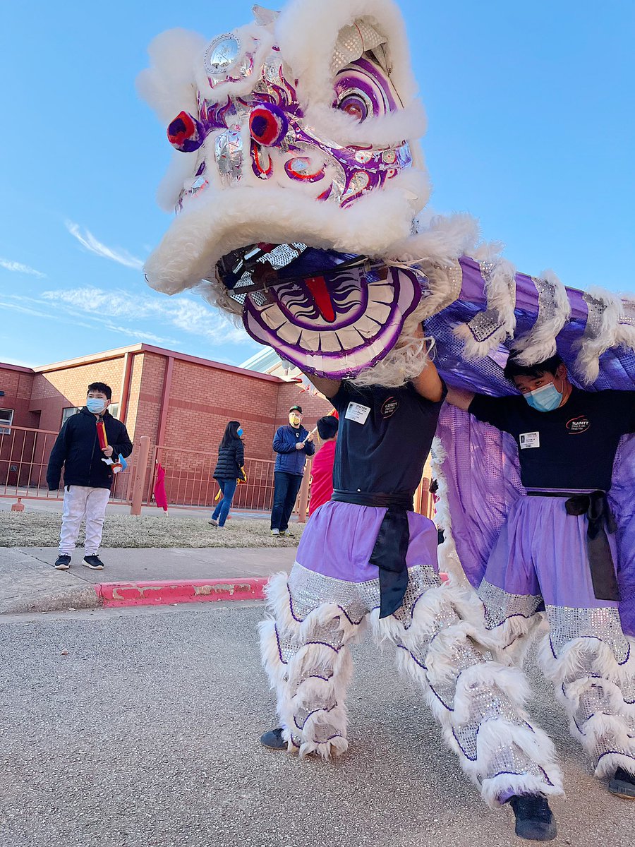 Ariel_GrecoBelz's tweet photo. What a special day at Summitt! A large part of Summitt’s heartbeat returned today! Celebrating the Lunar New Year with a modified but powerful Tet Dragon Parade! Chúc mừng năm mới! @SummittEagles https://t.co/AJP90DNT9E