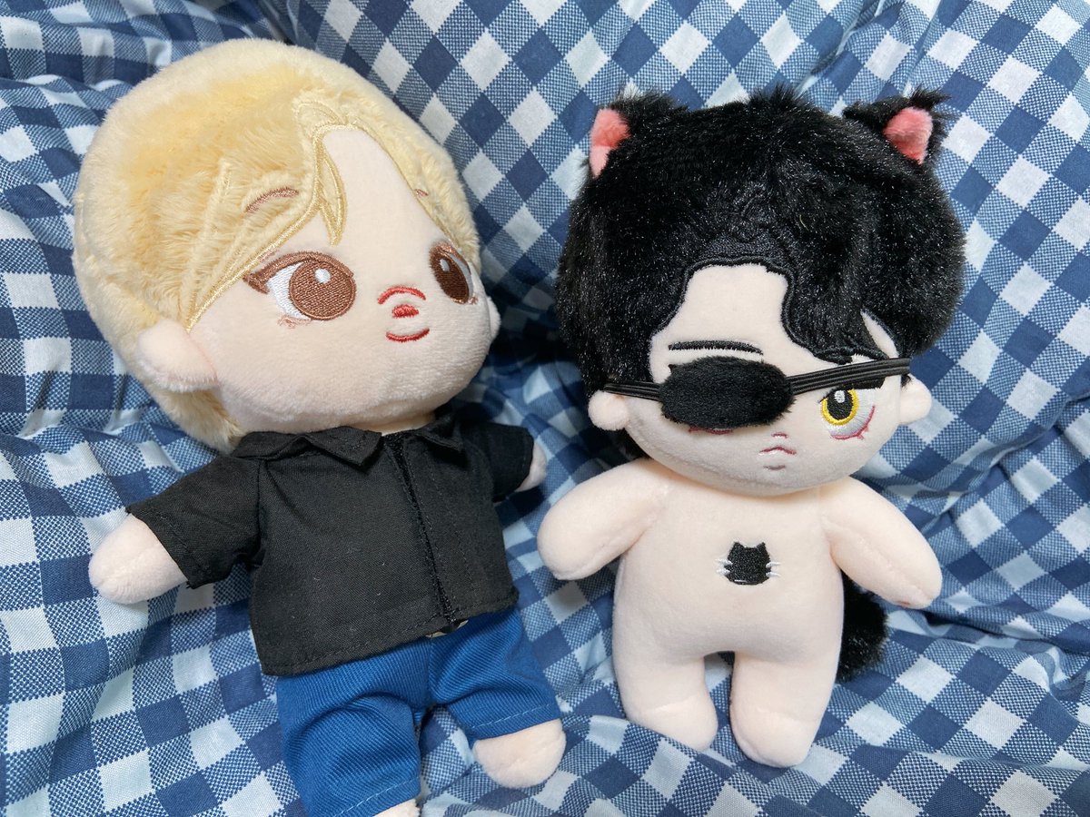 oneul_A's tweet photo. 홀리몰리~!🥰
doll이라 써있는거 보자마자 알아챔..
진짜 졸귀탱이다 ㅠ 인형 옷 원래 안사는데
알몸으로 지낼 수 없으니
하나 사입혀줘야겠어요😍💜
젤리도 귀여워.. https://t.co/KgK9fqrUix