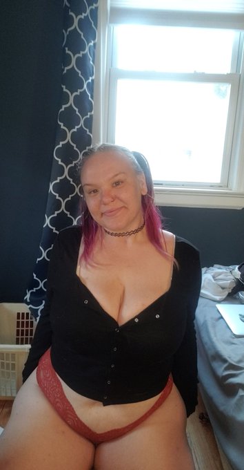 Why am I so pretty tho? Can yall drop your prettiest selfie🥺 i wanna see them all, ❤ and rt so we can<a href="/tag/cute"class="tags"><span>#cute</span></a><a href="/tag/beautiful"class="tags"><span>#beautiful</span></a><a href="/tag/human"class="tags"><span>#human</span></a><a href="/tag/bbw"class="tags"><span>#bbw</span></a><a href="/tag/chubby"class="tags"><span>#chubby</span></a><a href="/tag/retweeet"class="tags"><span>#retweeet</span></a>