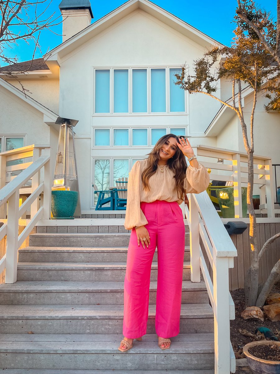 it’s giving business cas