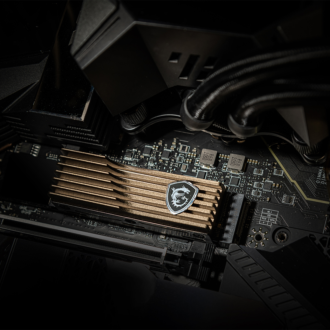 msigaming's tweet image. Look what&apos;s shining on the motherboard! Haven&apos;t get your SPATIUM yet?😏

#MSIssd #SPATIUM