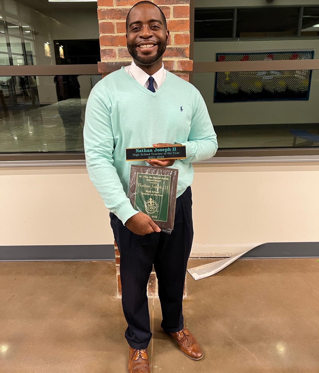 _esjhmathhelp's tweet photo. I’m still shocked, amazed, and, most of all, honored to be selected as the Teacher of the Year at my alma mater, East St. John High School. Even more shocked and honored to be selected as the District High School Teacher of the Year. 🤯 #ThanksGodYoureSwell https://t.co/Ye5uavhsKK