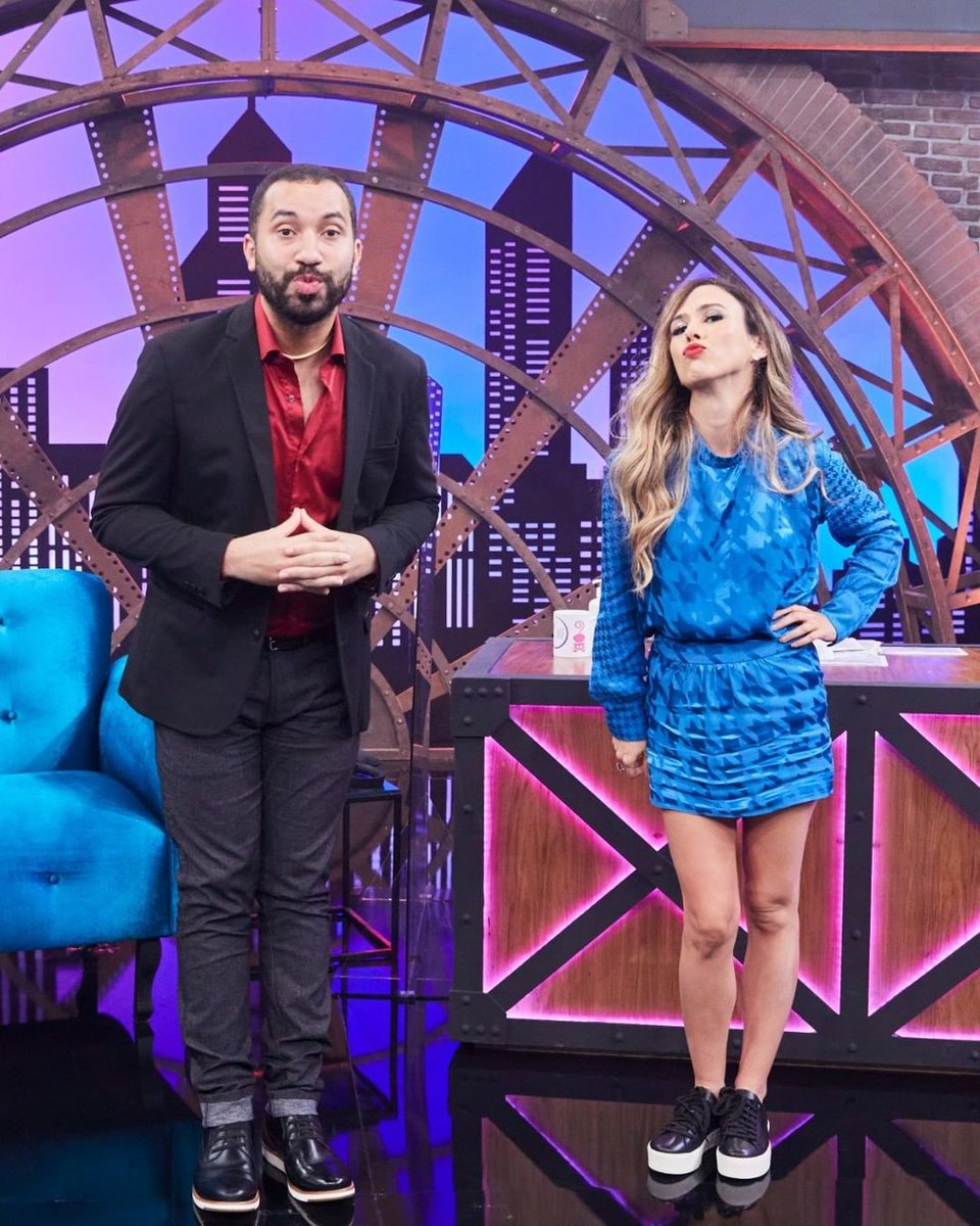 TataWerneck_FC's tweet photo. Daqui a pouco, logo após o BBB (rezemos para que hoje a prova seja rápida hahaha), tem @GilDoVigor no #LadyNight com @Tatawerneck. Esse programa vai vigorar, Brasiiiil!! https://t.co/7nImABAMmK