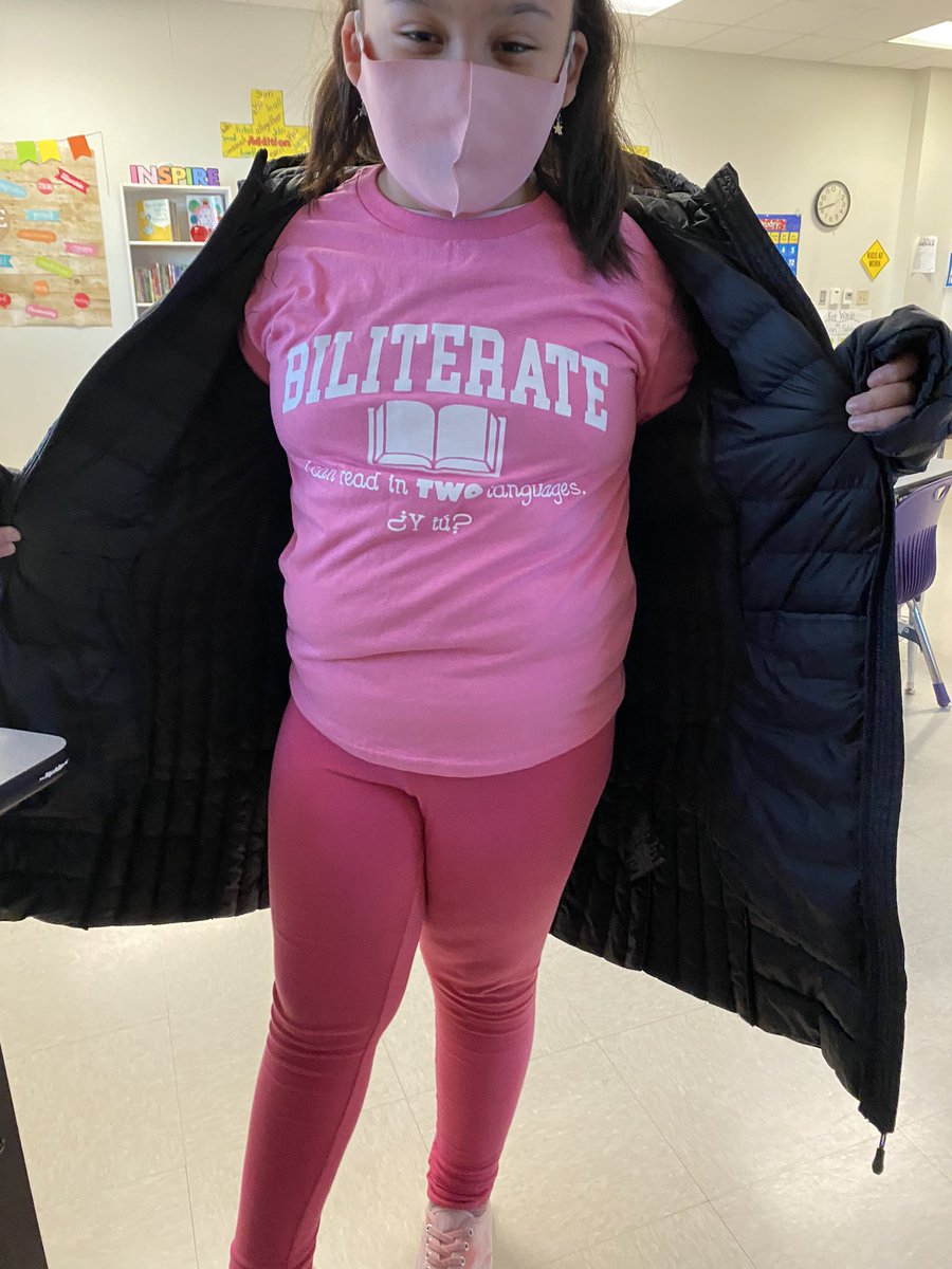 maribel_cazarez's tweet photo. Proud bilingual! Loved my students’ shirt today, we are proud to be biliterate . “I can read in TWO languages. ¿ Y tu? #alvaradoexcellence #bilingual #biliterate 💜 https://t.co/7Ur0BFa3RF